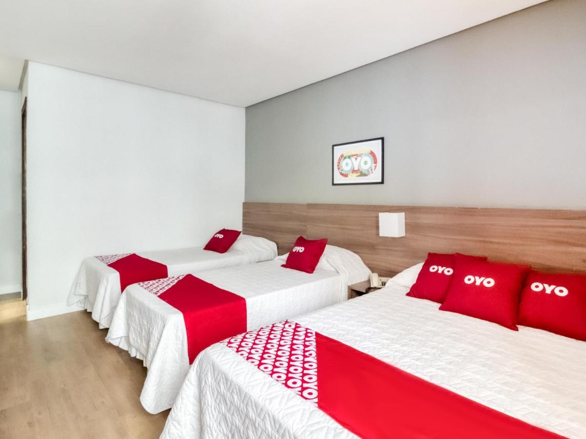 Oyo Hotel Lancaster, Порту-Алегрі Екстер'єр фото