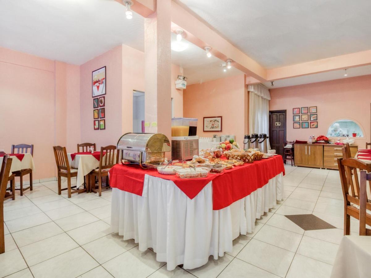 Oyo Hotel Lancaster, Порту-Алегрі Екстер'єр фото